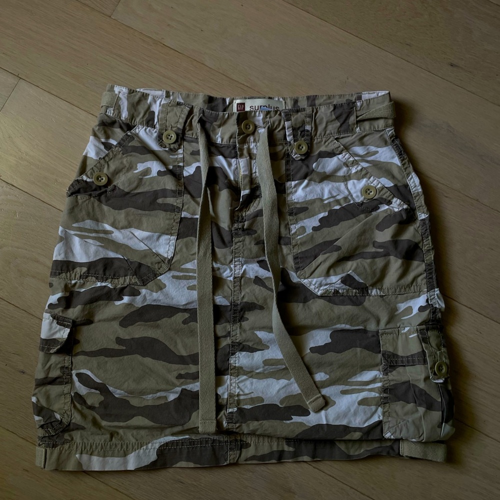 GAP Cargo Camo Skirt